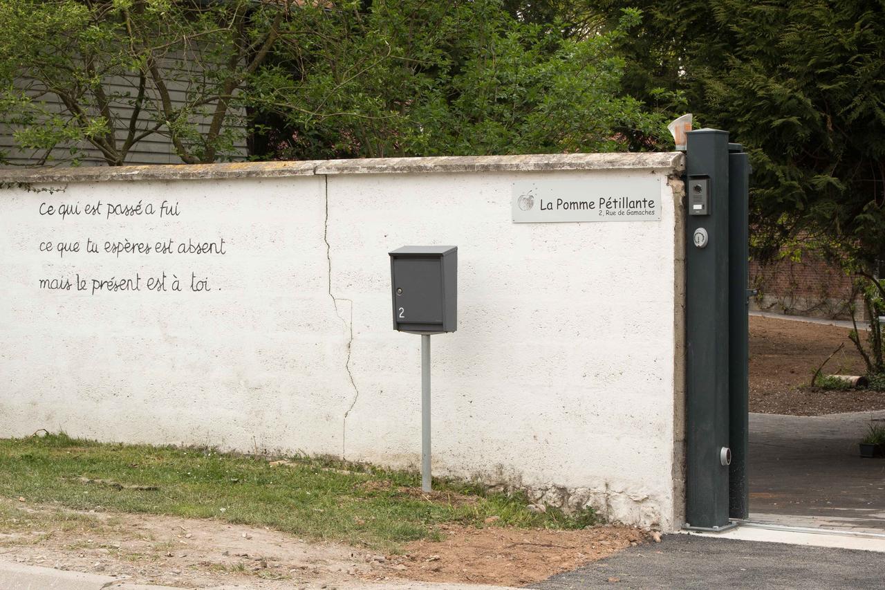 La Pomme Petillante Maisnieres Buitenkant foto