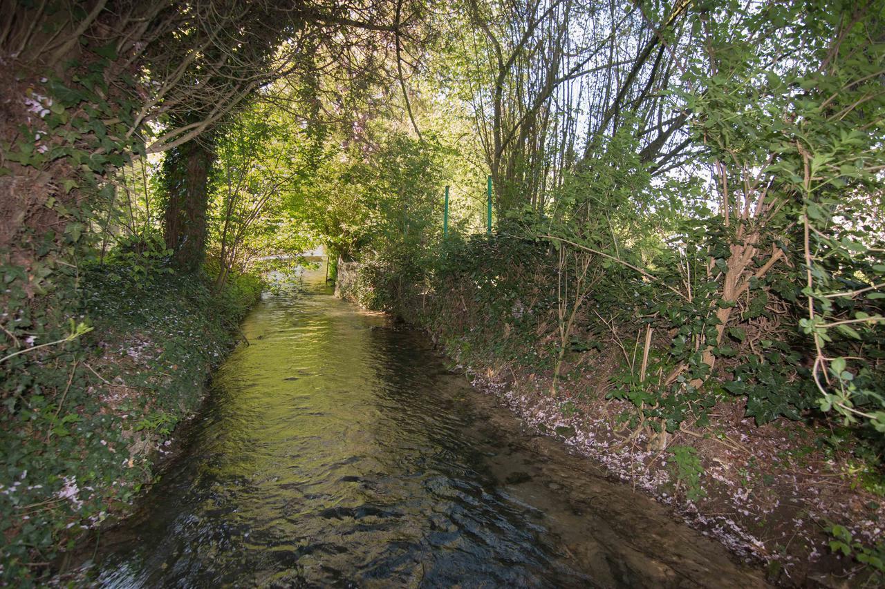 La Pomme Petillante Maisnieres Buitenkant foto