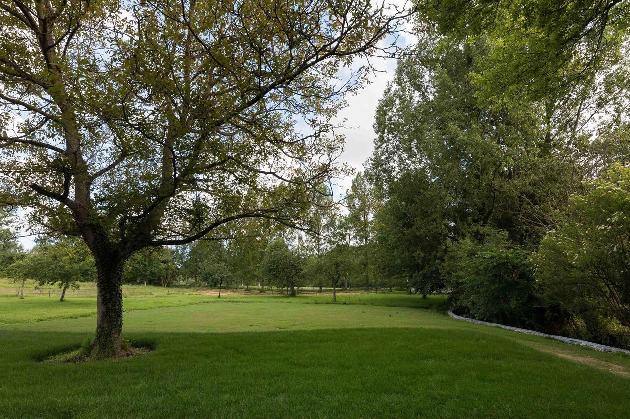 La Pomme Petillante Maisnieres Buitenkant foto